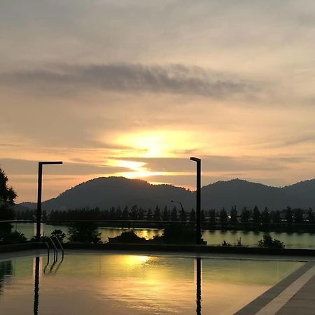 Marina Heights Seaview Resort Apartment II Lumut Εξωτερικό φωτογραφία