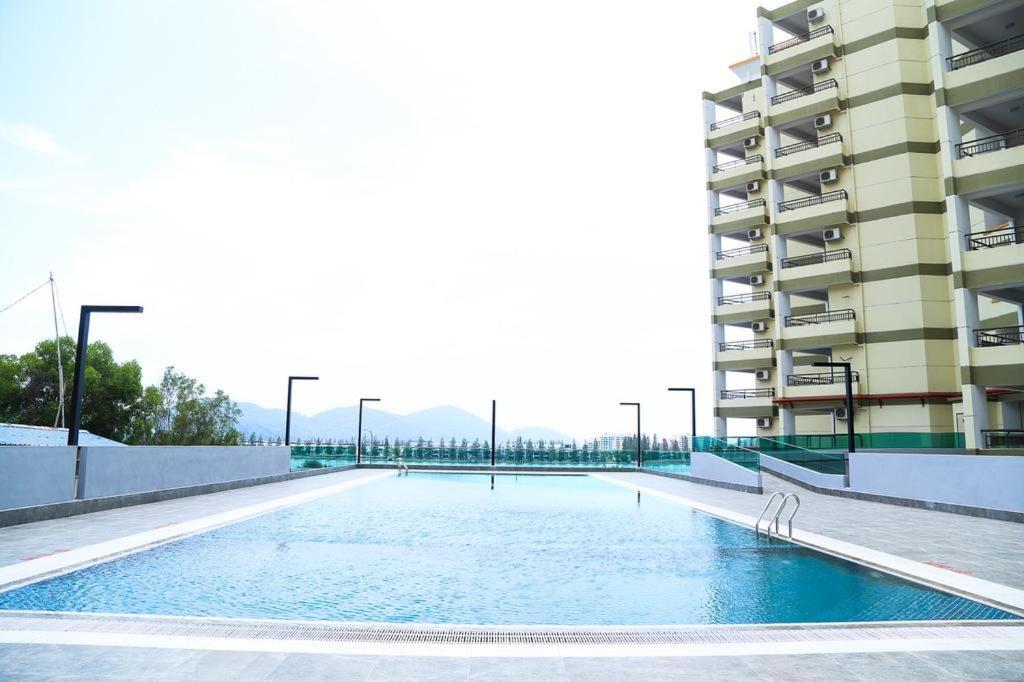 Marina Heights Seaview Resort Apartment II Lumut Εξωτερικό φωτογραφία